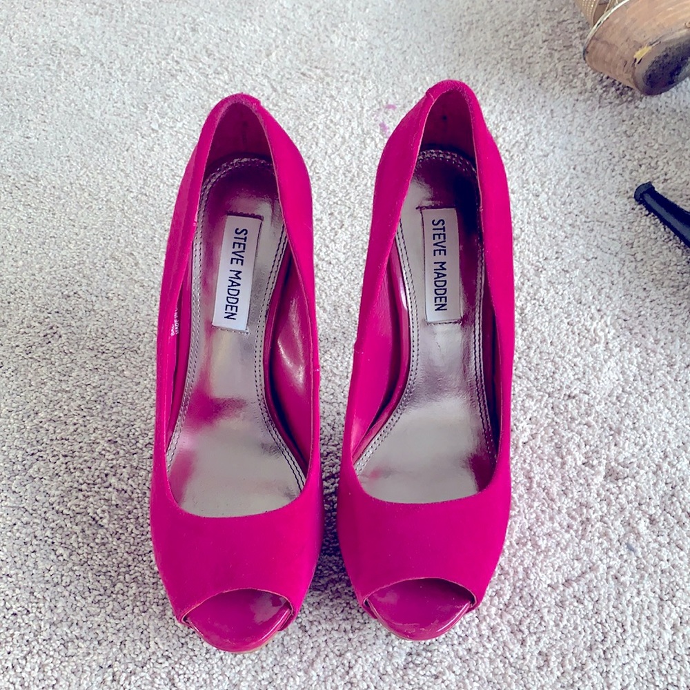 Steve Madden Hot pink suede heels